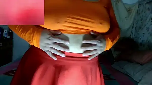 erinadarling79 online show from July 17, 2026, 2:18 am
