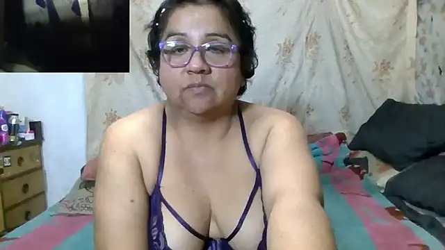 erinadarling79 online show from July 25, 2026, 2:53 am