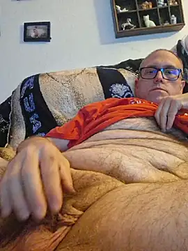 Snapshot of Smallone327 chatting on July 4, 2026, 4:51 am Smallone327 online show from July 4, 2026, 4:51 am