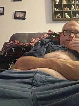 Snapshot of Smallone327 chatting on July 9, 2026, 2:48 am Smallone327 online show from July 9, 2026, 2:48 am
