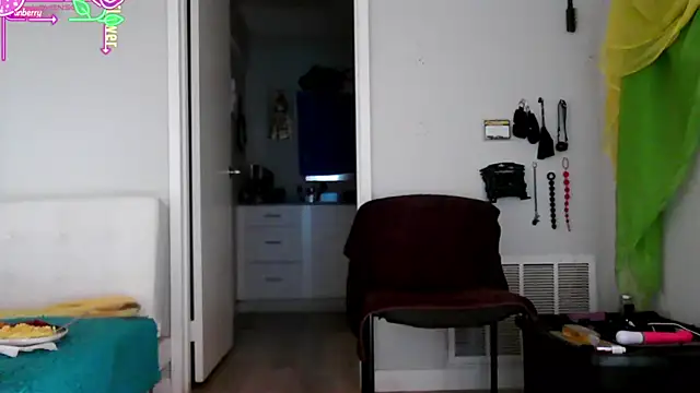 Queenanitadix online show from June 26, 2026, 3:49 pm