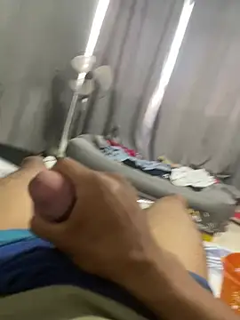 Erickhotddjots online show from July 16, 2026, 11:44 pm