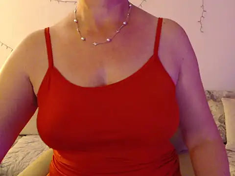 YourfantasyGiuly online show from June 2, 2026, 7:27 pm
