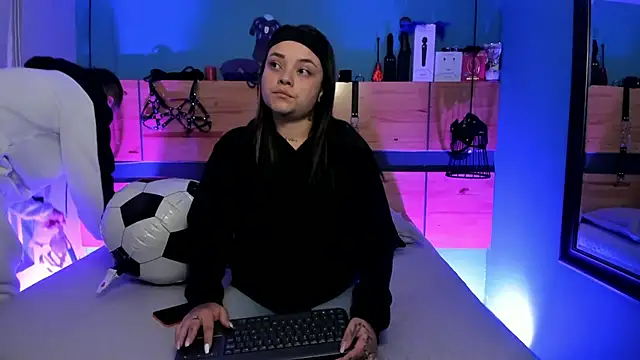 ChloeAllennn online show from July 20, 2026, 11:23 am