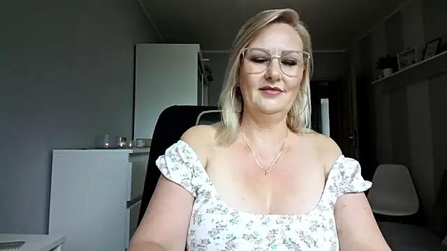 DianaLive online show from June 18, 2026, 9:14 am