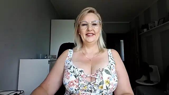 DianaLive online show from June 30, 2026, 9:54 am