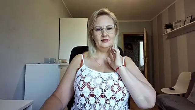 DianaLive online show from July 2, 2026, 6:08 am