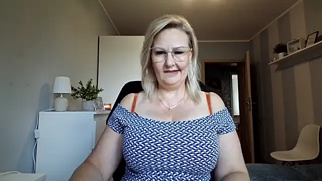 DianaLive online show from July 8, 2026, 7:57 am