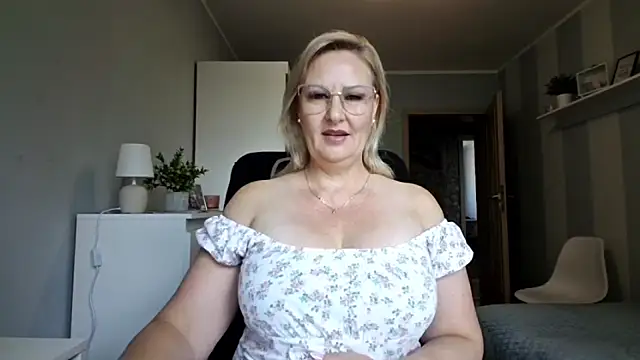 DianaLive online show from July 16, 2026, 8:53 am