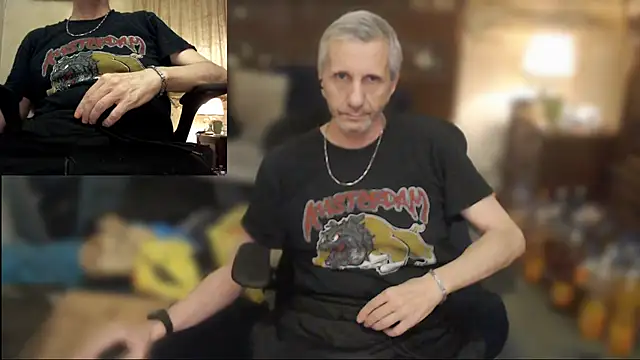 maxdaddy690 online show from July 5, 2026, 9:44 pm