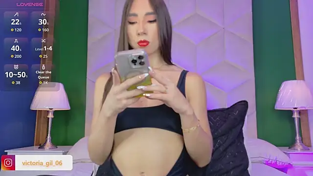 queen  violet online show from July 23, 2026, 7:23 pm
