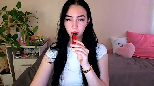WildKittenX  online show from June 12, 2026, 4:00 am
