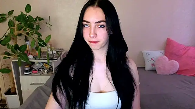 WildKittenX  online show from June 15, 2026, 4:04 am
