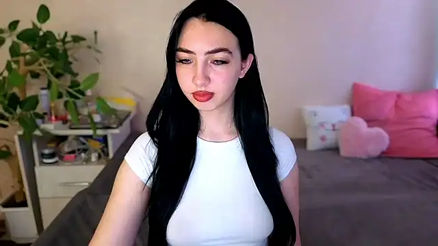 WildKittenX  online show from June 28, 2026, 4:07 am
