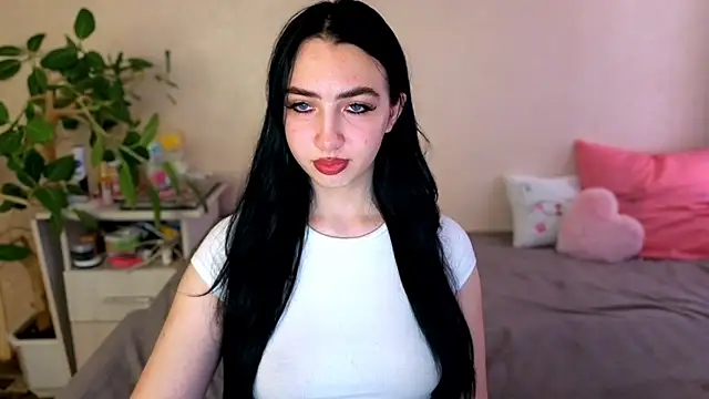 WildKittenX  online show from June 30, 2026, 4:13 am