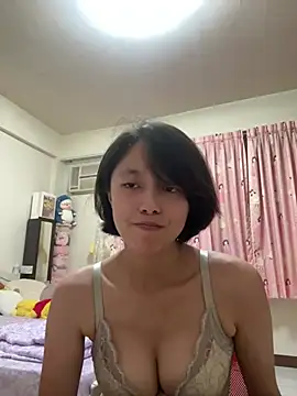 ladypaggy online show from May 26, 2026, 3:41 pm