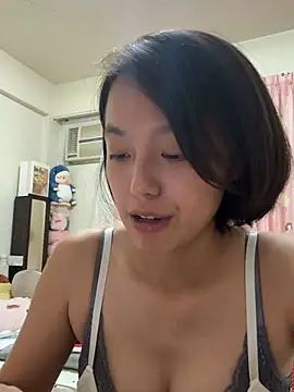 ladypaggy online show from July 5, 2026, 3:52 pm