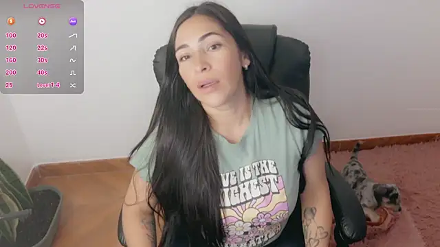 luna lgomez  online show from July 15, 2026, 10:09 am