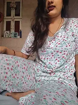 Miss Love25 online show from June 12, 2026, 5:28 am