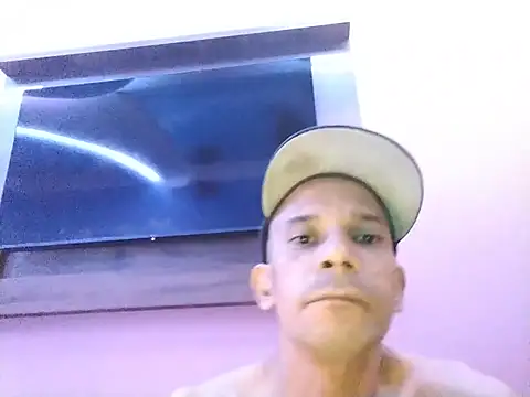 Snapshot of karlossan24 chatting on August 2, 2026, 3:54 pm karlossan24 online show from August 2, 2026, 3:54 pm