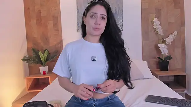 isabella winkler online show from July 9, 2026, 11:14 am