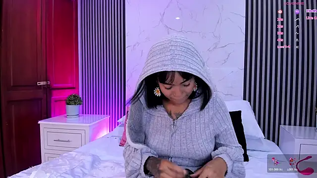 SarahLynn7 online show from June 21, 2026, 10:56 pm
