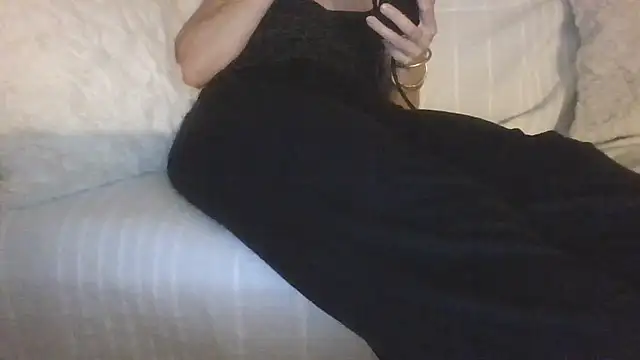Snapshot of Valentinette chatting on April 22, 2026, 8:21 pm Valentinette online show from April 22, 2026, 8:21 pm