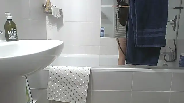 Snapshot of Valentinette chatting on June 11, 2026, 5:27 am Valentinette online show from June 11, 2026, 5:27 am