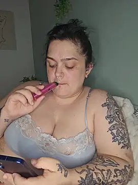 Saucy-Serenity online show from June 24, 2026, 9:58 pm