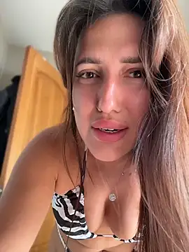 AleksandraRich online show from June 24, 2026, 1:04 am