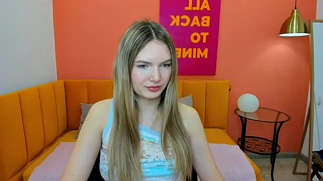 EvelineAmore online show from May 11, 2026, 8:42 am