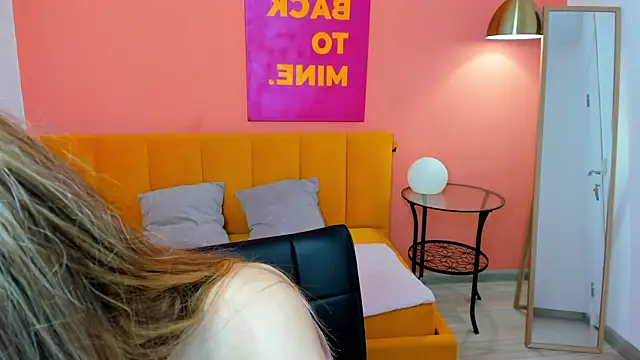 EvelineAmore online show from May 12, 2026, 8:44 am