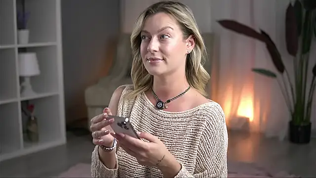 AnnastasiaMills online show from May 27, 2026, 8:06 pm