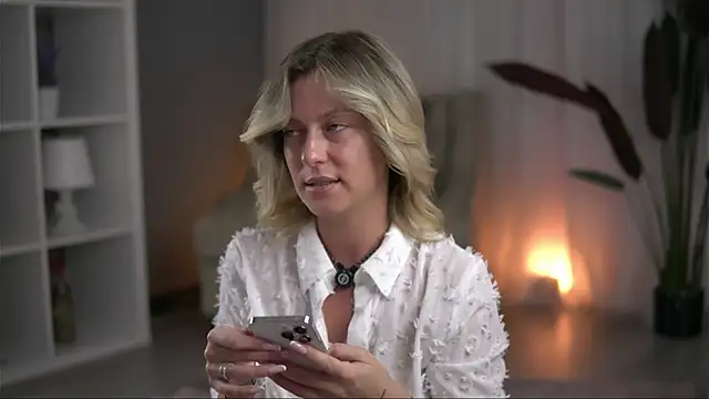 AnnastasiaMills online show from May 29, 2026, 7:56 pm
