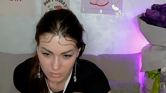 SweetDarling7 online show from June 18, 2026, 7:18 pm