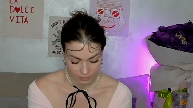 SweetDarling7 online show from June 19, 2026, 1:26 pm