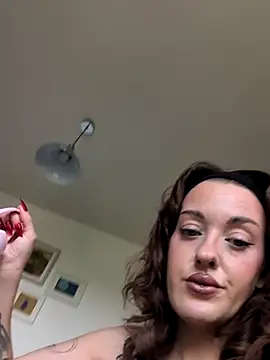 Petite Juicy Olive online show from July 10, 2026, 8:40 am