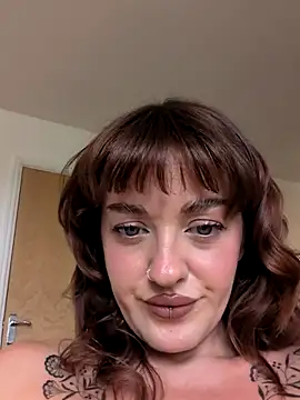 Petite Juicy Olive online show from August 5, 2026, 9:45 am