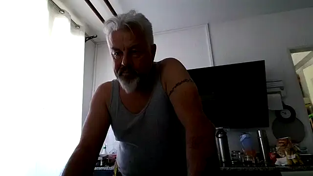 Snapshot of Berg_Boy chatting on June 16, 2026, 10:51 am Berg Boy online show from June 16, 2026, 10:51 am