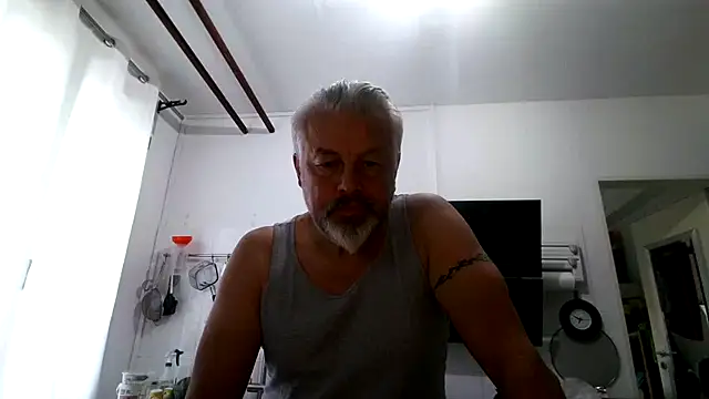 Snapshot of Berg_Boy chatting on July 11, 2026, 4:48 am Berg Boy online show from July 11, 2026, 4:48 am