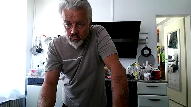 Snapshot of Berg_Boy chatting on July 29, 2026, 11:52 am Berg Boy online show from July 29, 2026, 11:52 am