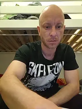 svenpfeifer online show from May 9, 2026, 1:44 am