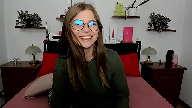HaleyReedme online show from July 27, 2026, 7:15 am