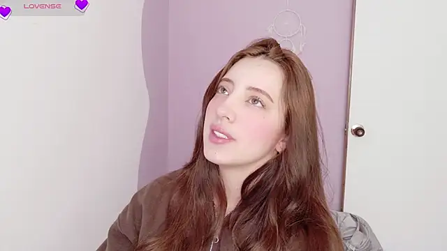 Snapshot of Rebbecawhite_meow chatting on July 9, 2026, 5:50 pm Rebbecawhite meow online show from July 9, 2026, 5:50 pm