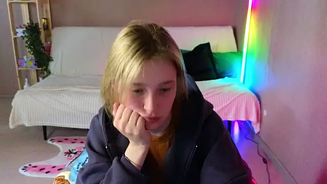 Snapshot of Tara_Lawson chatting on May 15, 2026, 7:04 am Tara Lawson online show from May 15, 2026, 7:04 am