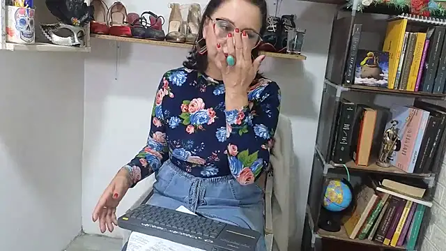 Amadamilf1980 online show from June 11, 2026, 9:57 pm