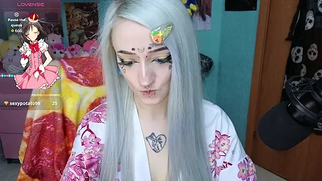 Snapshot of Manuela_unicorn chatting on May 6, 2026, 8:14 pm Manuela unicorn online show from May 6, 2026, 8:14 pm