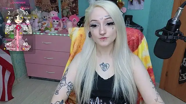 Snapshot of Manuela_unicorn chatting on May 17, 2026, 8:49 pm Manuela unicorn online show from May 17, 2026, 8:49 pm