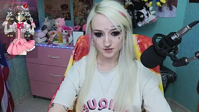 Snapshot of Manuela_unicorn chatting on June 10, 2026, 8:52 pm Manuela unicorn online show from June 10, 2026, 8:52 pm