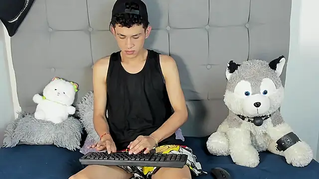 jeims hotboy online show from June 5, 2026, 11:16 am